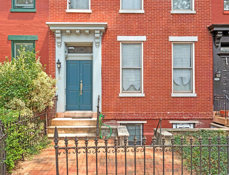 220 3rd St SE, Washington, DC à vendre - Photo de l’immeuble – Image 2 sur 10