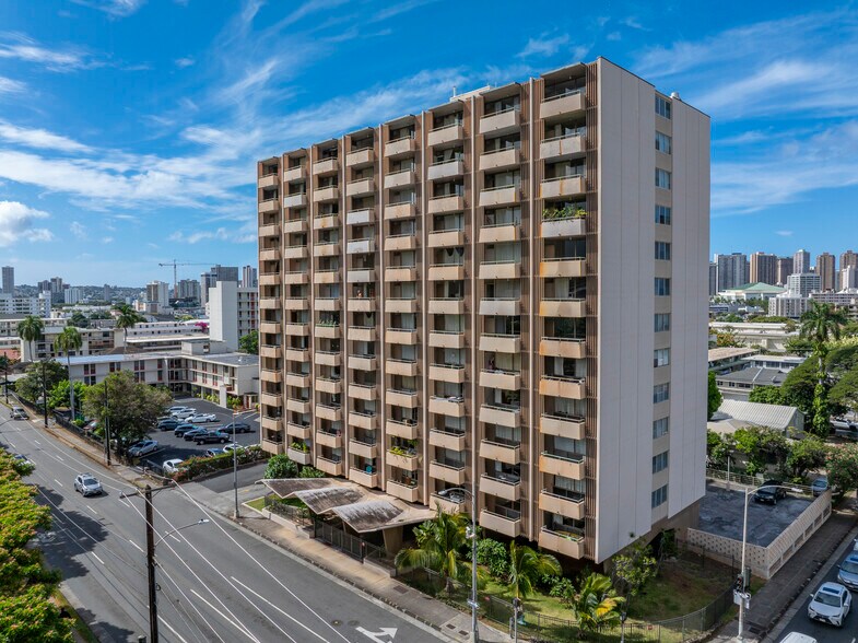 Punahou & McCully Circle Apartments portefeuille de 2 biens à vendre sur LoopNet.fr - Photo de l’immeuble – Image 2 sur 8