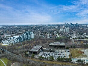 1210 Sheppard Ave E, Toronto, ON - VUE AÉRIENNE  vue de carte - Image1
