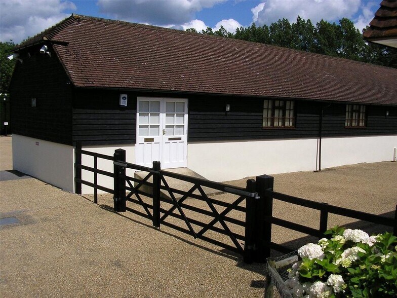 Sandhawes Hl, East Grinstead à louer - Photo de l’immeuble – Image 2 sur 4