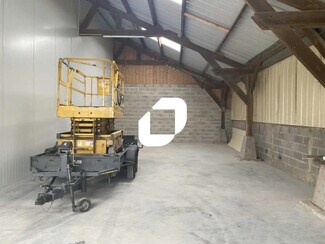 Plus de détails pour Local d'activités à louer