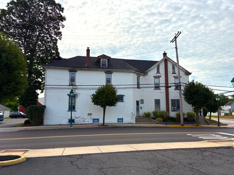 105 S Main St, Hatfield, PA à vendre - Photo de l’immeuble – Image 3 sur 8