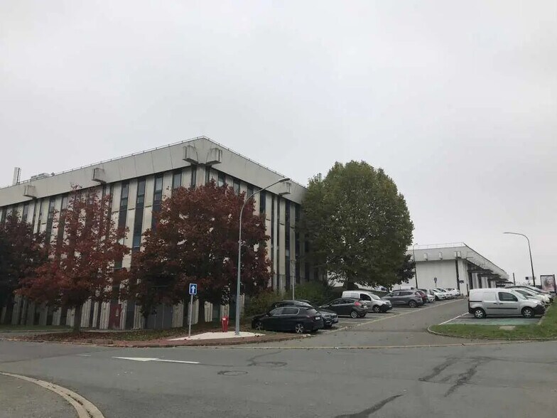 21 Rue Des Cévennes, Rungis à louer - Photo de l’immeuble – Image 3 sur 13