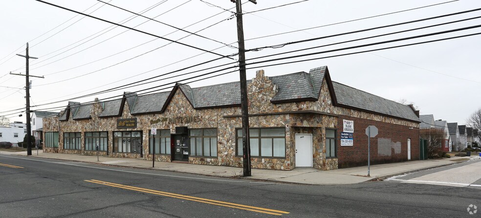 900-920 Rockaway Ave, Valley Stream, NY à louer - Photo principale – Image 1 sur 8