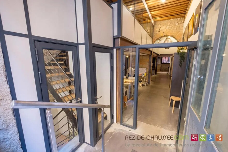 Bureau dans Lyon à vendre - Photo de l’immeuble – Image 3 sur 12