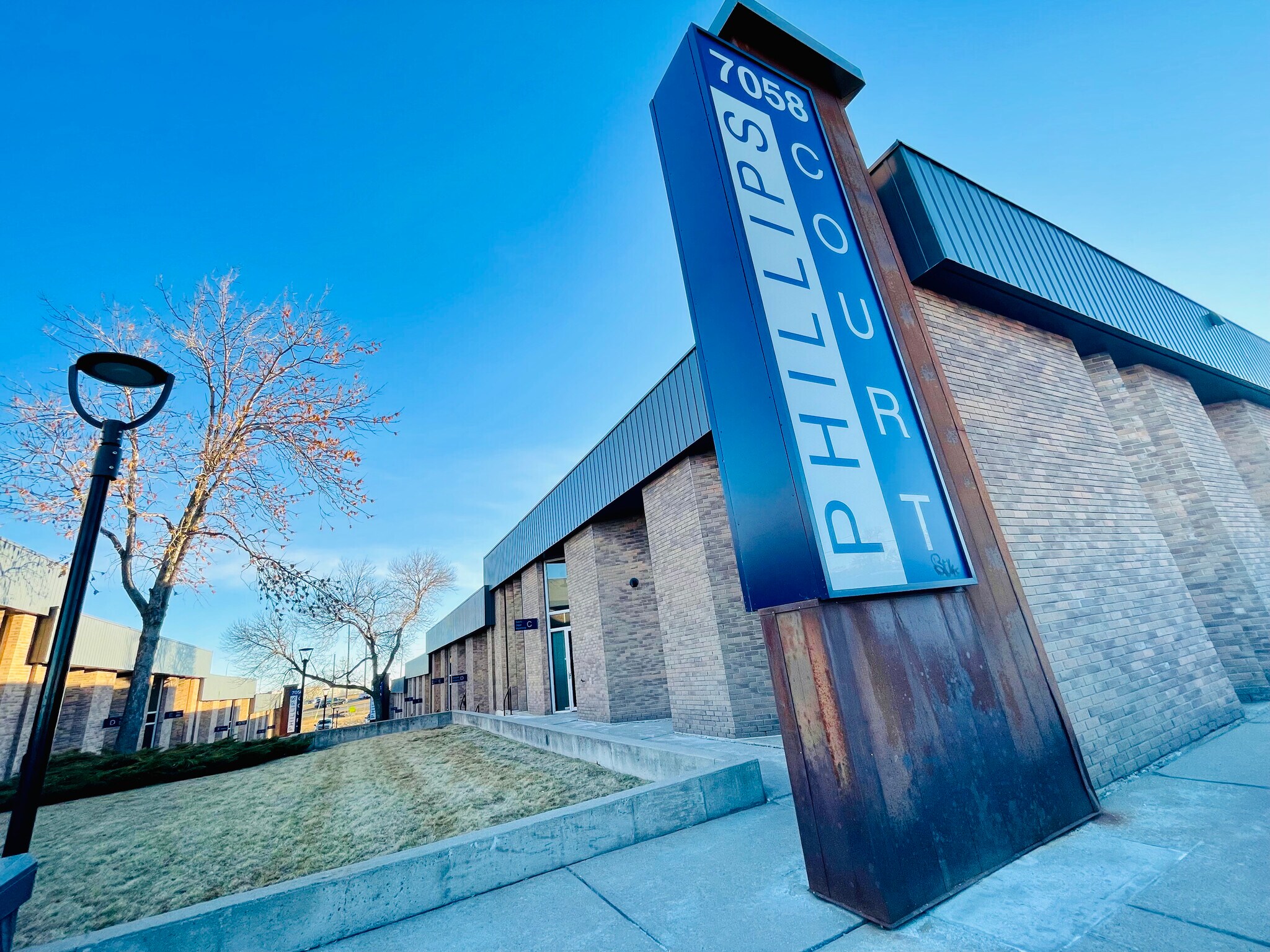 7058 Farrell Rd SE, Calgary, AB à louer Photo intérieure– Image 1 sur 21