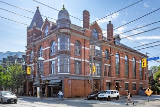 Plus de détails pour 1087-1089 Queen St W, Toronto, ON - Sports et loisirs à vendre