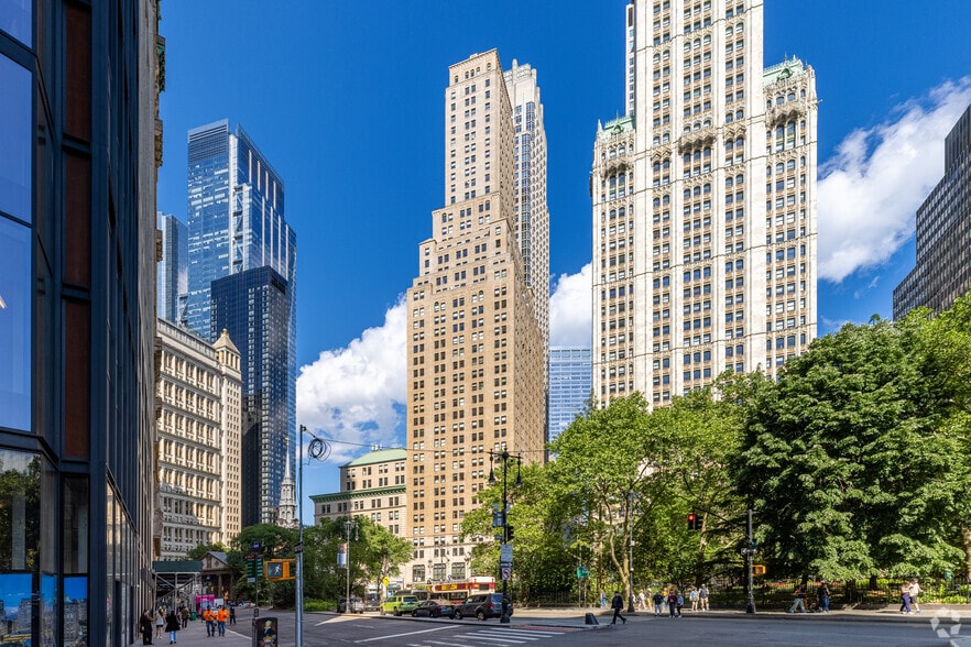 225 Broadway, New York, NY à louer - Photo de l’immeuble – Image 1 sur 29