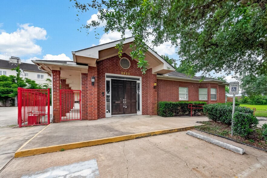 2223 Dorrington St, Houston, TX à louer - Photo de l’immeuble – Image 1 sur 54