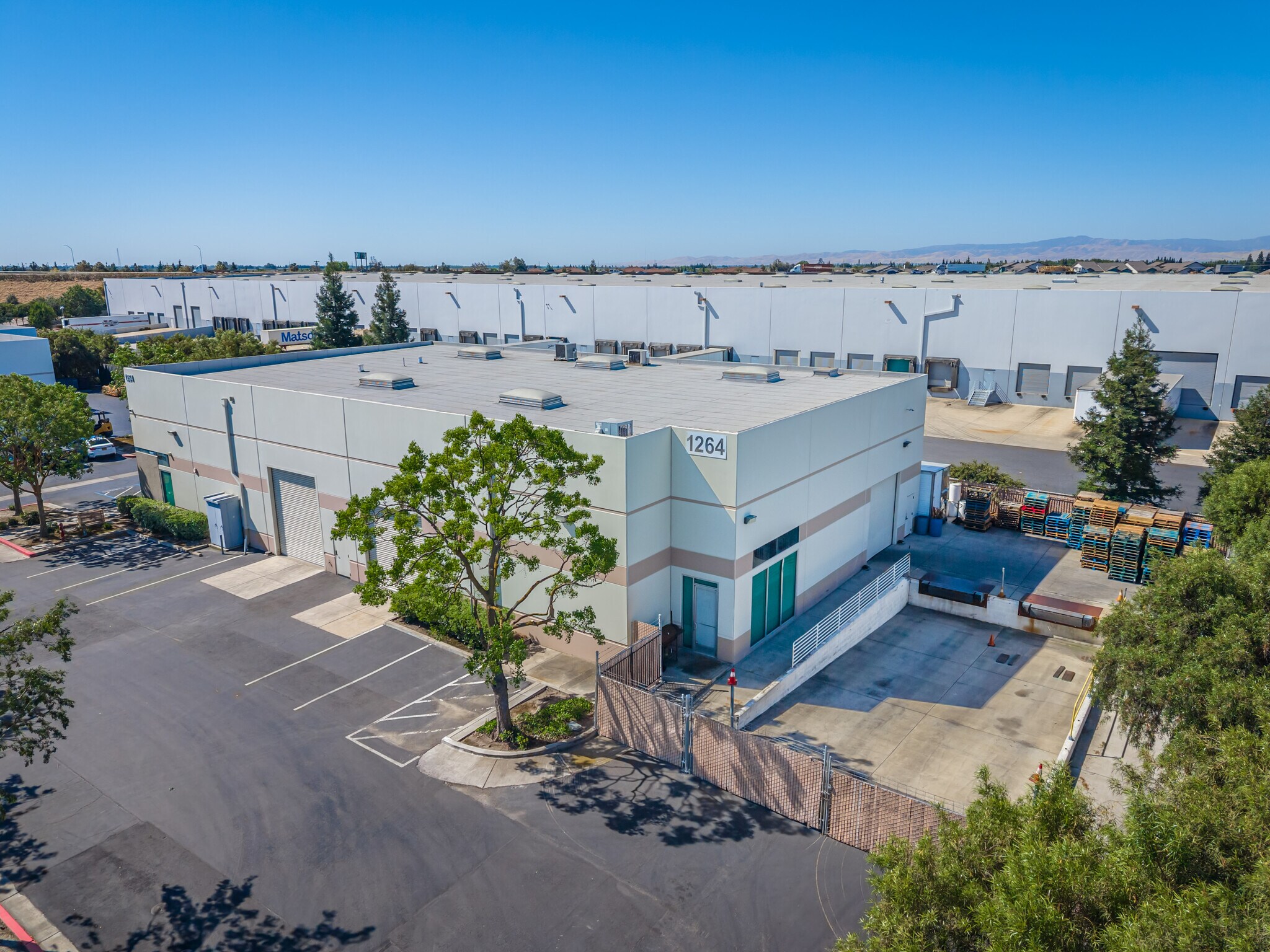 1264 DuPont Ct, Manteca, CA à vendre Photo de l’immeuble– Image 1 sur 19