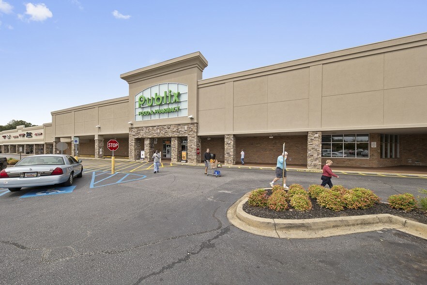 2801 Wade Hampton Blvd, Taylors, SC à louer - Photo de l’immeuble – Image 3 sur 5