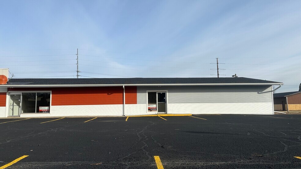 815 W Main St, Sun Prairie, WI à louer - Photo de l’immeuble – Image 2 sur 10
