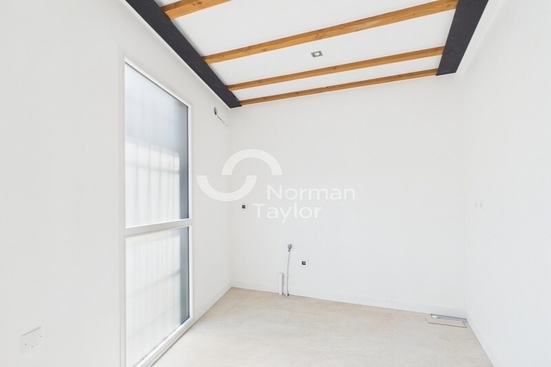 Bureau dans Gignac à vendre - Photo de l’immeuble – Image 3 sur 31