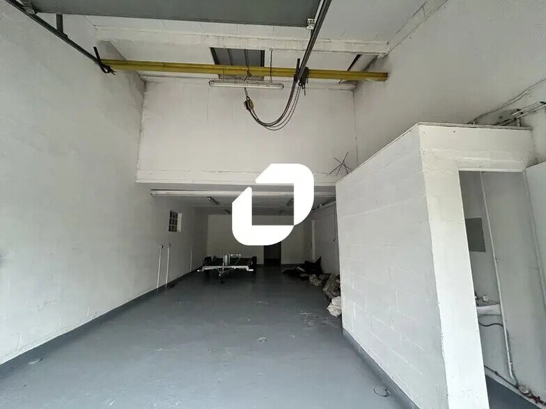 Local d’activités dans Saint-Witz à louer - Photo intérieure – Image 3 sur 12