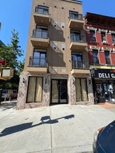 590 Bushwick Ave, Brooklyn, NY à louer Photo de l’immeuble– Image 1 sur 2
