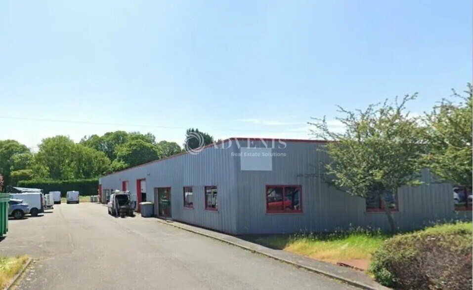 Local d’activités dans Couëron à louer - Photo de l’immeuble – Image 1 sur 3