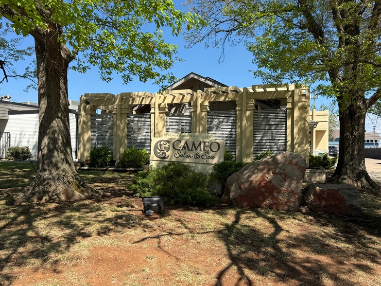 1113 NW 50th St, Oklahoma City, OK à vendre - Photo de l’immeuble – Image 2 sur 16