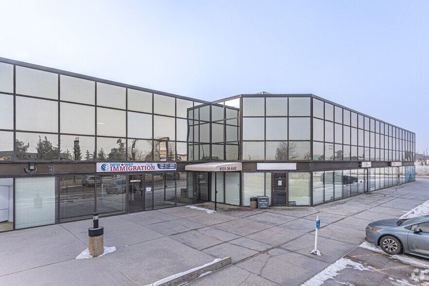 9131-9147 39th Ave NW, Edmonton, AB à louer - Photo principale – Image 1 sur 4
