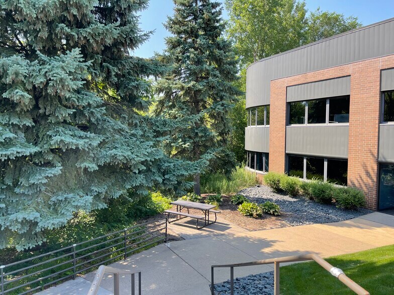 12270-12274 Nicollet Ave, Burnsville, MN à louer - Photo de l’immeuble – Image 2 sur 8