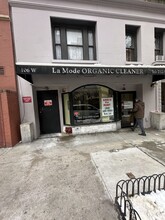 106 W 69th St, New York, NY à louer Photo de l’immeuble– Image 1 sur 3