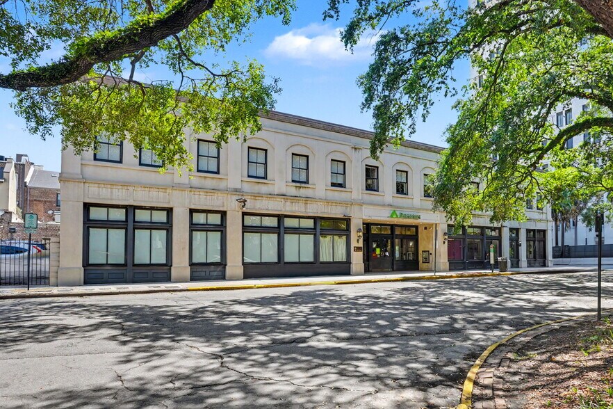 15 Bull St, Savannah, GA à louer - Photo de l’immeuble – Image 2 sur 7