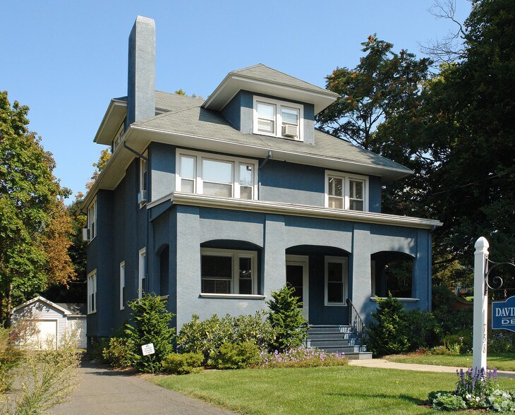 758 Farmington Ave, West Hartford, CT à louer - Photo principale – Image 1 sur 13