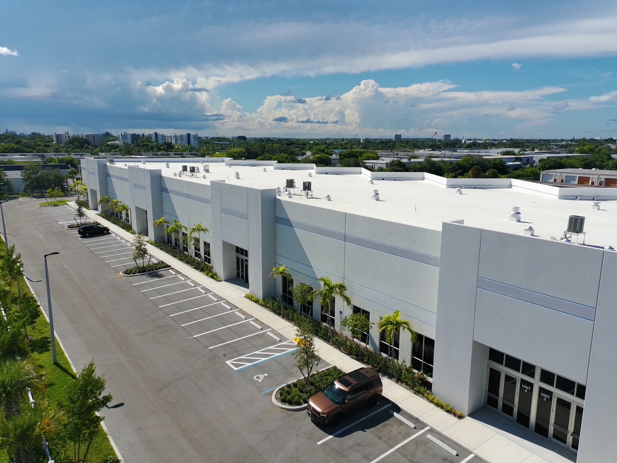 1501 N Florida Mango Rd, West Palm Beach, FL à louer Photo de l’immeuble– Image 1 sur 22