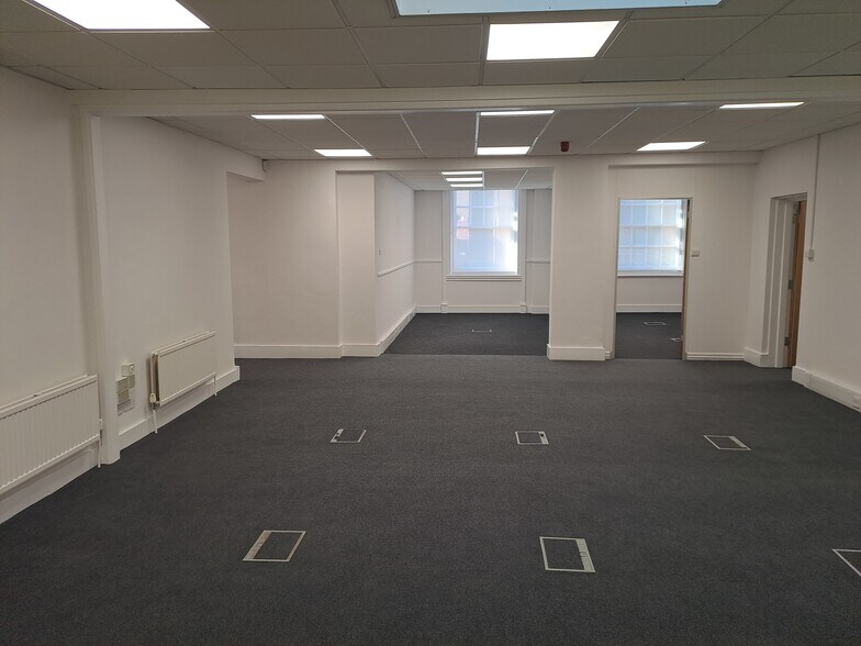 15 The Broadway, Hatfield à louer - Photo de l’immeuble – Image 3 sur 11
