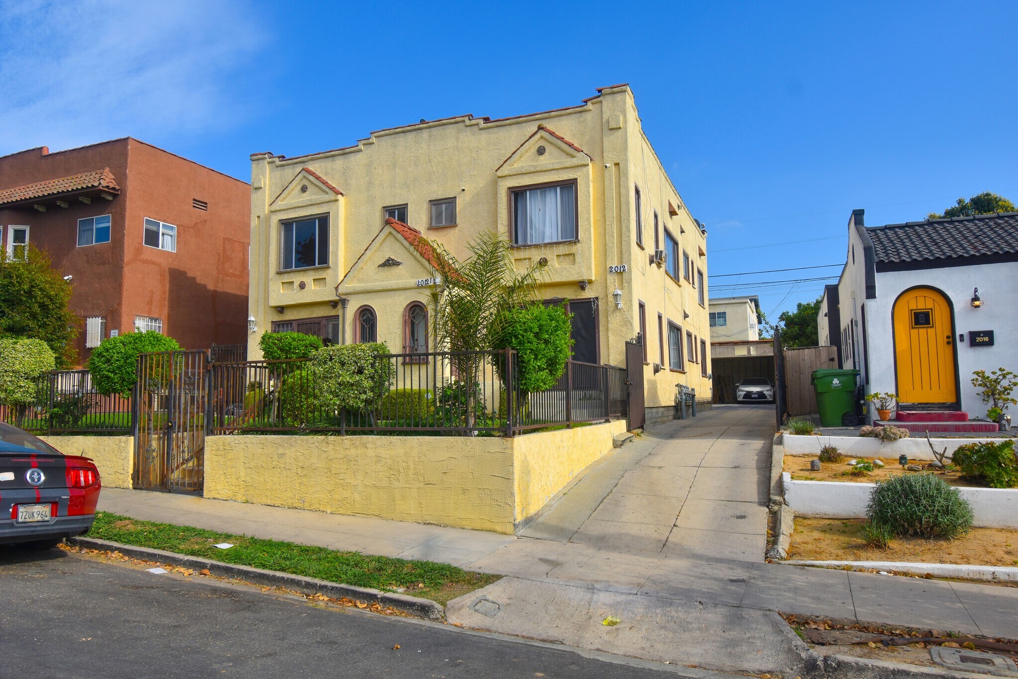 2010 S Harcourt Ave, Los Angeles, CA à vendre Photo principale– Image 1 sur 14