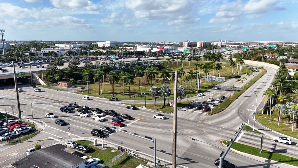 7600 W Flagler St, Miami, FL à vendre - Photo de l’immeuble – Image 2 sur 26