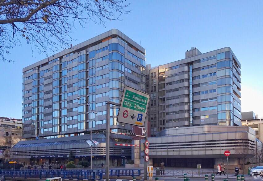 Bureaux/Local commercial dans Madrid, Madrid à louer - Photo de l’immeuble – Image 2 sur 2