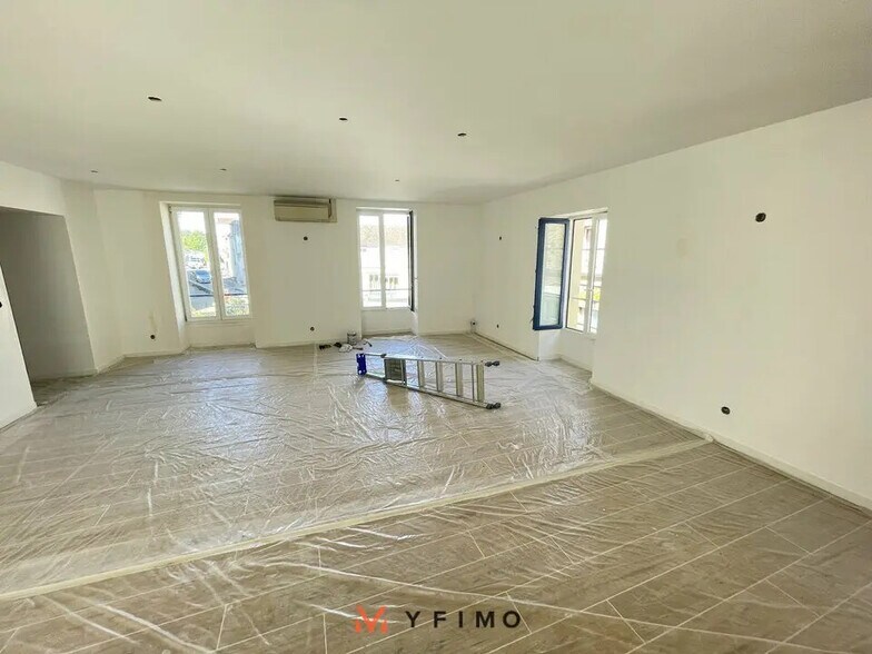 Local d’activités dans Épône à louer - Photo intérieure – Image 2 sur 6