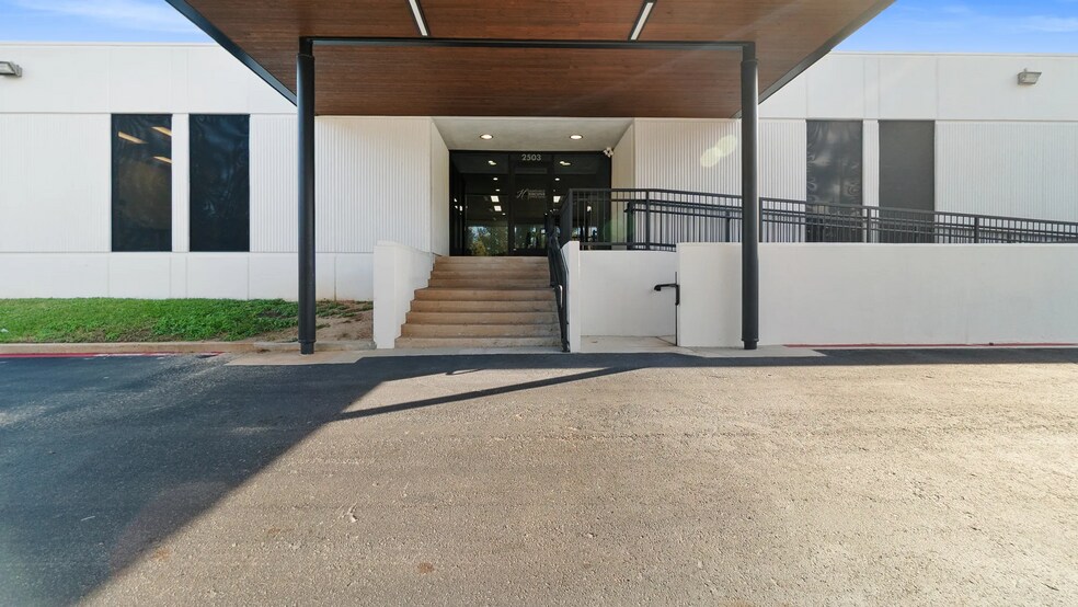 2503 Lake Rd, Huntsville, TX à louer - Photo de l’immeuble – Image 3 sur 22