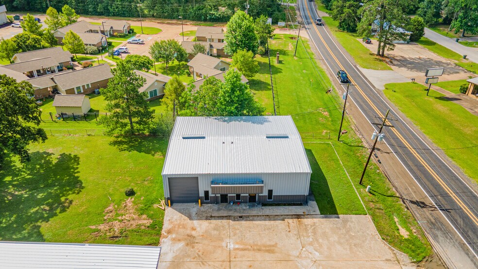 7031 TX-75, Huntsville, TX à louer - Photo de l’immeuble – Image 3 sur 20
