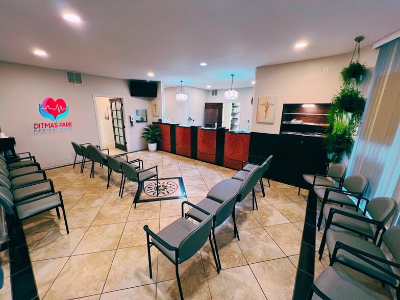 2020 Cortelyou Rd, Brooklyn, NY à louer - Hall d’entrée – Image 2 sur 16