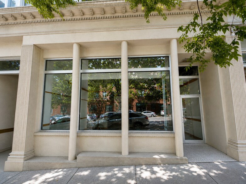 1209 E Main St, Richmond, VA à louer - Photo de l’immeuble – Image 2 sur 5