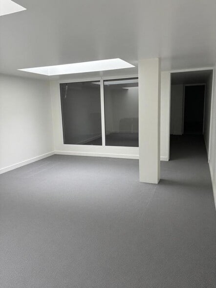 Local commercial dans Boulogne-Billancourt à vendre - Photo intérieure – Image 2 sur 3