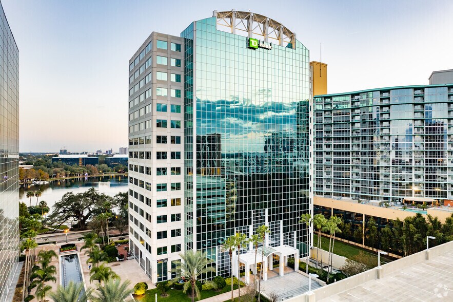 301 E Pine St, Orlando, FL à louer - Photo de l’immeuble – Image 2 sur 5