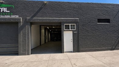 14855 Bessemer St, Van Nuys, CA à louer Photo intérieure– Image 1 sur 5