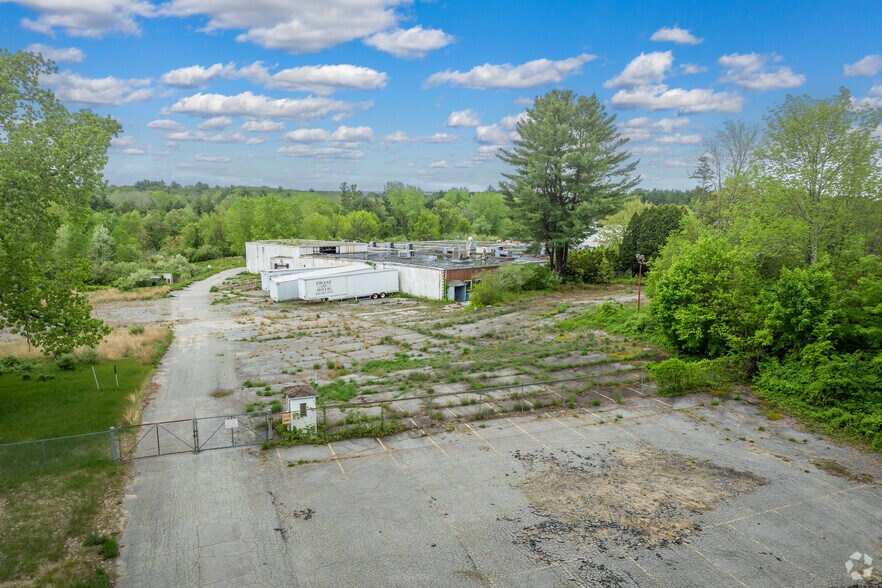 153 Searles Rd, Pomfret Center, CT à louer - Photo principale – Image 1 sur 5
