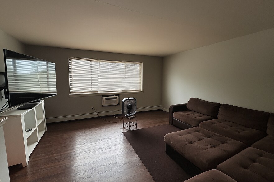 2019 W 111th St, Chicago, IL à vendre - Photo de l’immeuble – Image 2 sur 7