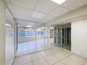 Local commercial dans Ivry-sur-Seine à vendre Photo intérieure– Image 2 sur 4