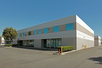 Plus de détails pour 14925 Paramount Blvd, Paramount, CA - Local d’activités à vendre