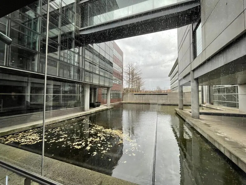 Bureau dans Rueil-Malmaison à louer - Photo de l’immeuble – Image 3 sur 13