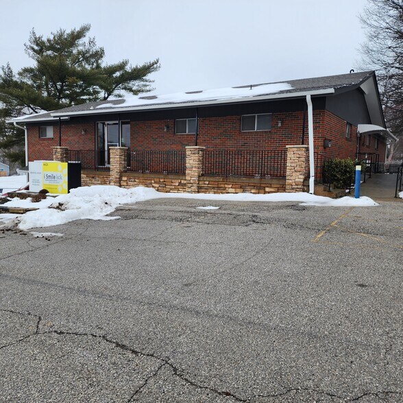 6420 Parallel Ave, Kansas City, KS à louer - Photo principale – Image 1 sur 1