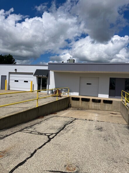 215 Charles St, Holland, MI à louer - Photo de l’immeuble – Image 2 sur 10