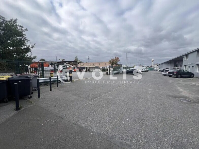 Bureau dans Sucy-en-Brie à louer - Photo de l’immeuble – Image 2 sur 4