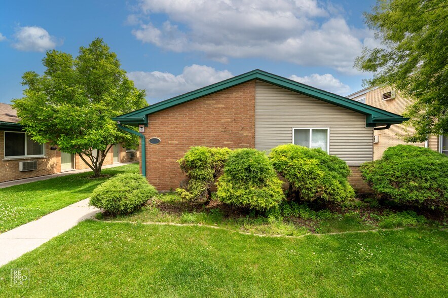 4831-4841 4831-4841 Columbus Drive, Oak Lawn, IL à vendre - Photo de l’immeuble – Image 3 sur 13