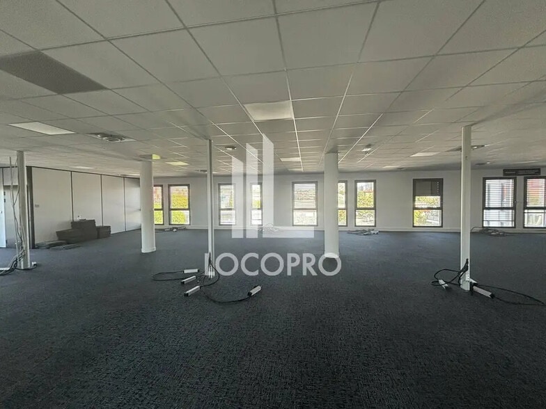 Bureau dans Marseille à louer - Photo de l’immeuble – Image 2 sur 5