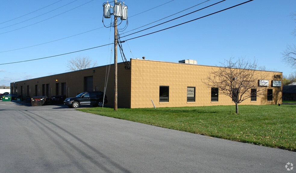 6295 E Molloy Rd, East Syracuse, NY à louer - Photo de l’immeuble – Image 3 sur 4